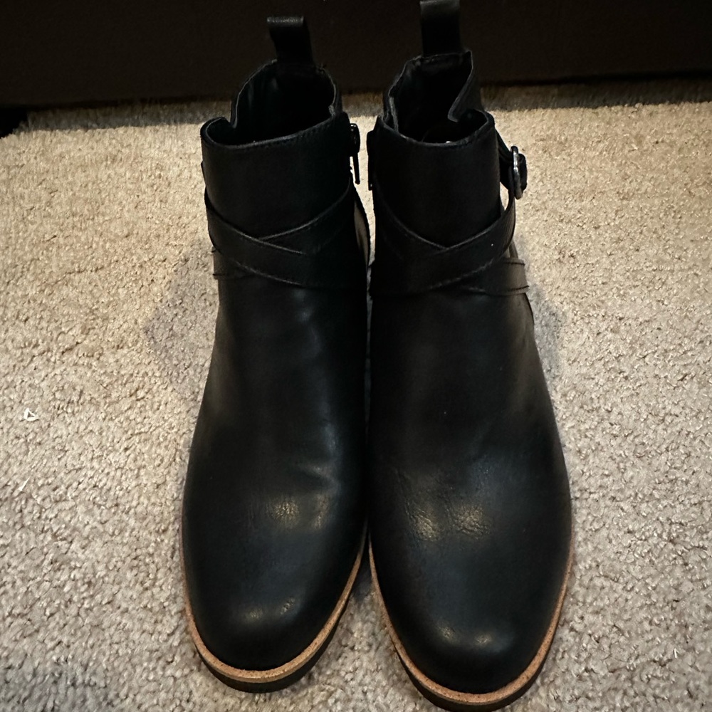 Lifestride Velocity20 boots. Women’s size 8.5. Brand new.